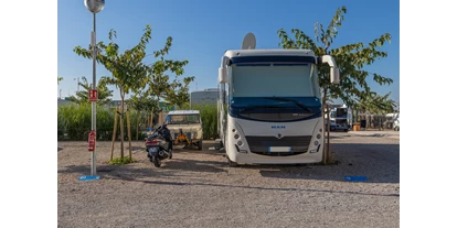 Posto auto camper - Umgebungsschwerpunkt: Stadt - Comunità Valenciana - Parcela Superior XL - Nomadic Valencia Camping Car