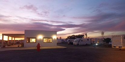 Motorhome parking space - Wohnwagen erlaubt - Andalusia - Camper Área Cabo de Gata
