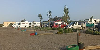 Reisemobilstellplatz - öffentliche Verkehrsmittel - Cabo de Gata - Camper Área Cabo de Gata