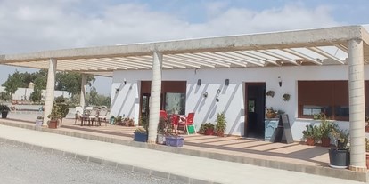 Reisemobilstellplatz - Duschen - Costa de Almería - Camper Área Cabo de Gata