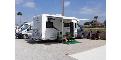 Parkeerplaats voor camper - WLAN: am ganzen Platz vorhanden - Spanje - AREA 7 Stellplatz Alicante - AREA 7