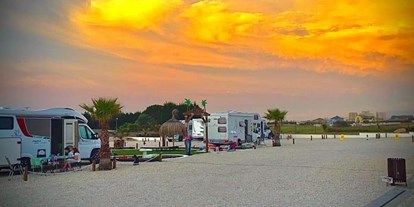 Motorhome parking space - Duschen - Spain - Atalaia camper park