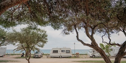 Motorhome parking space - Badestrand - Costa Daurada - Camping Cala d'Oques