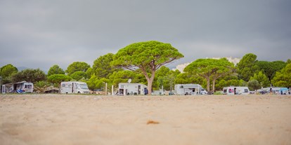 Motorhome parking space - Duschen - Spain - Camping Cala d'Oques