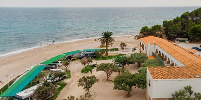 Place de parking pour camping-car - Duschen - Catalogne - Camping Cala d'Oques