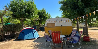 Motorhome parking space - Restaurant - Barcelona - Stellplätze - Camping del Mar