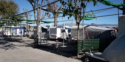 Plaza de aparcamiento para autocaravanas - Wohnwagen erlaubt - Costa del Sol - Camping Playa Almayate Costa
