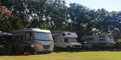 Place de parking pour camping-car - Art des Stellplatz: bei Gewässer - Sicile - Area camper - Camping Flintstones Park