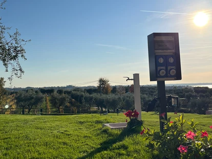 Reisemobilstellplatz - Spielplatz - Lugana di Sirmione (Bs) - Stellplatz Living inmitten der Natur der ländlichen Umgebung - Agricamping Est Garda