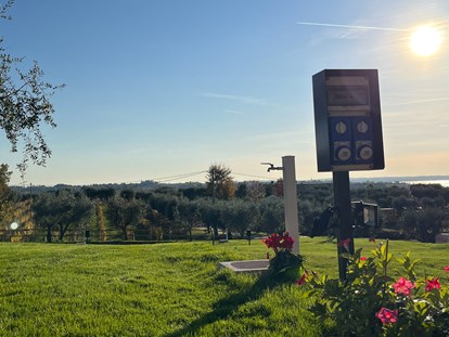 Reisemobilstellplatz - Art des Stellplatz: eigenständiger Stellplatz - Castelnuovo del Garda VR - Stellplatz Living inmitten der Natur der ländlichen Umgebung - Agricamping Est Garda
