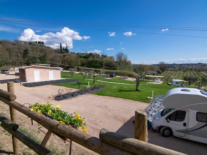 Motorhome parking space - Umgebungsschwerpunkt: Berg - Valeggio sul Mincio VR - AGRICAMPING EST GARDA - Agricamping Est Garda