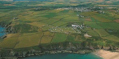 Place de parking pour camping-car - Pembrokeshire - Caerfai Bay Caravan and Tent Park