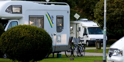 Reisemobilstellplatz - öffentliche Verkehrsmittel - Garding - Wohnmobilstellplatz Heide