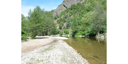 Reisemobilstellplatz - Umgebungsschwerpunkt: Fluss - La Voulte-sur-Rhône - der Sandstrand - Camping Le Viaduc
