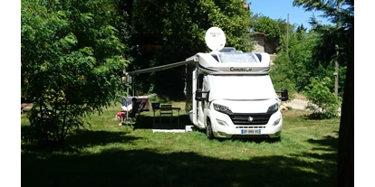 Reisemobilstellplatz - Art des Stellplatz: im Campingplatz - La Voulte-sur-Rhône - grosse Stellplätze für Wohnmobil - Camping Le Viaduc