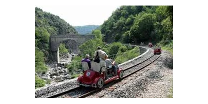 Reisemobilstellplatz - WLAN: nur um die Rezeption vorhanden - La Voulte-sur-Rhône - das Schienenrad, le Vélorail de l'Ardèche (5 Km vom Campingplatz) - Camping Le Viaduc
