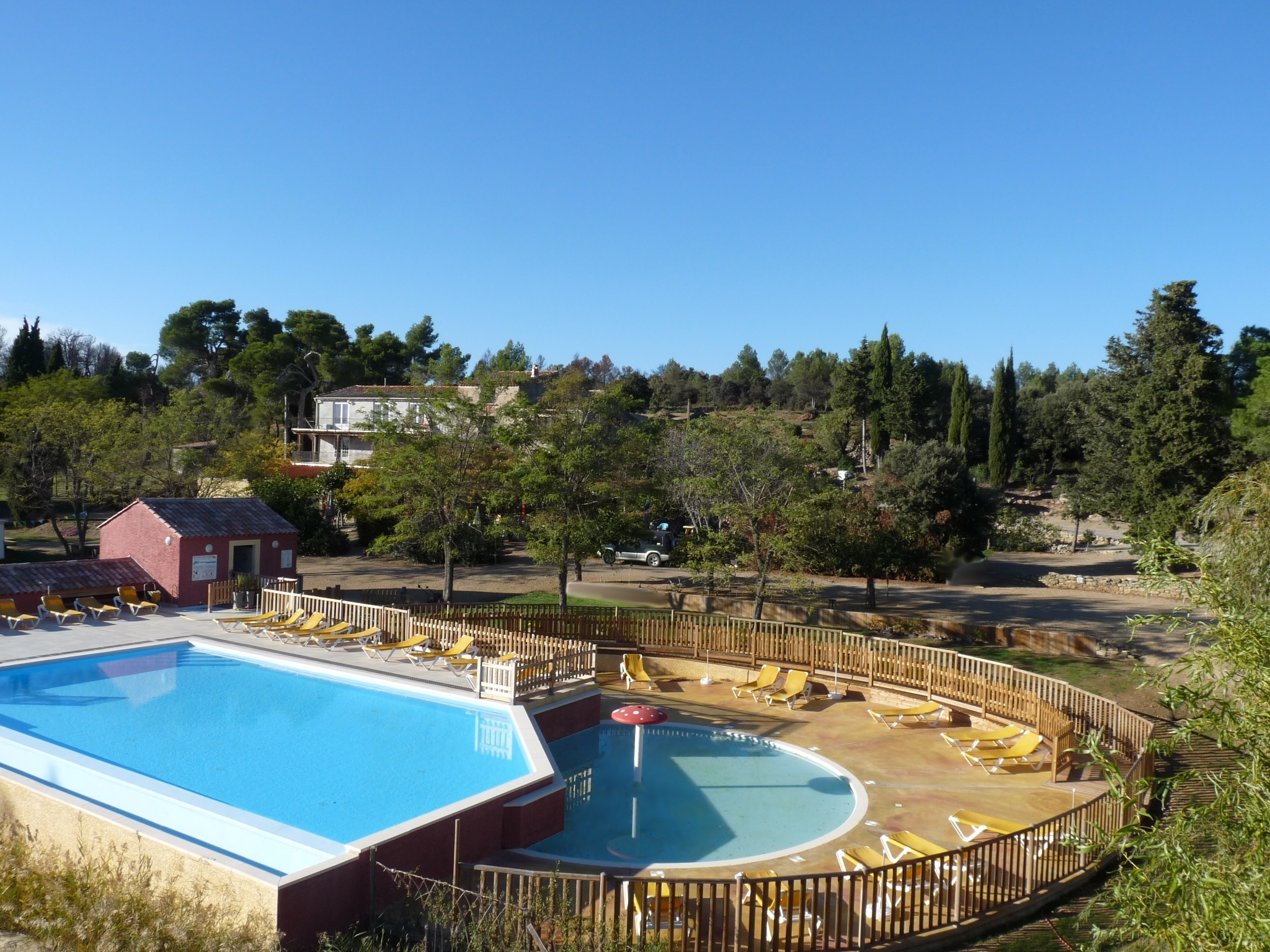 Wohnmobilstellplatz - Piscine et pataugeoire - Camping Domaine Le Vernis