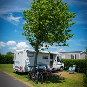 RV parking space - Camping Duinezwin