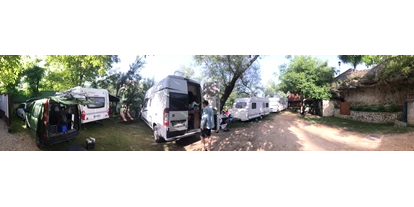 Place de parking pour camping-car - Bosnie-Herzégovine - River camp Aganovac 
June 2019. - River camp Aganovac