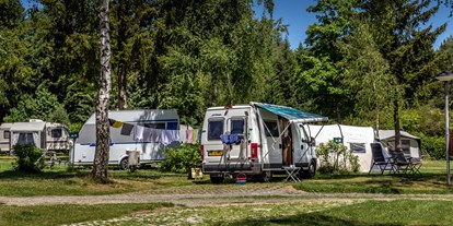Reisemobilstellplatz - Wohnwagen erlaubt - Luxemburg - befestigte Stellplätze im Campingbereich - Camping Auf Kengert