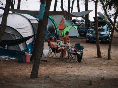 Reisemobilstellplatz - Art des Stellplatz: vor Campingplatz - Adria - Tent pitch - MCM Camping