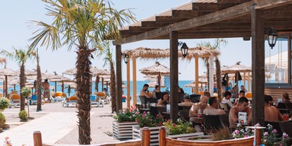 Reisemobilstellplatz - Frischwasserversorgung - Montenegro - Restaurant terrace with sea view - MCM Camping