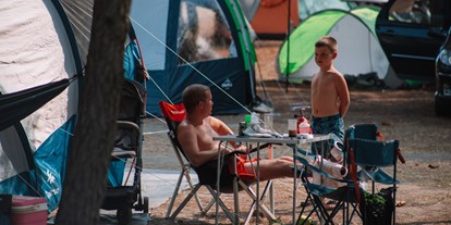 Reisemobilstellplatz - Bademöglichkeit für Hunde - Adria - Tent pitch - MCM Camping