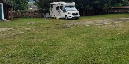 Plaza de aparcamiento para autocaravanas - Rumania - Camping Poieni