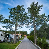 Espacio de estacionamiento para vehículos recreativos - Camping Zlatibor