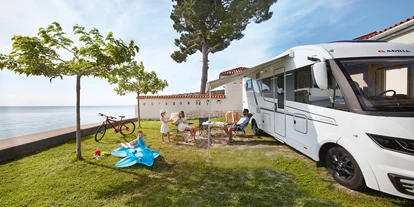 Reisemobilstellplatz - Art des Stellplatz: bei Gewässer - Izola - Isola - Camping Adria
