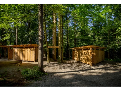 Reisemobilstellplatz - Hunde erlaubt: Hunde erlaubt - Luče - Part of our toilete and eco shower areas with alway hot water available. - Forest Camping Mozirje
