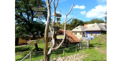 Reisemobilstellplatz - Swimmingpool - Pliešovce - Camping en accommodations Modrá Farma