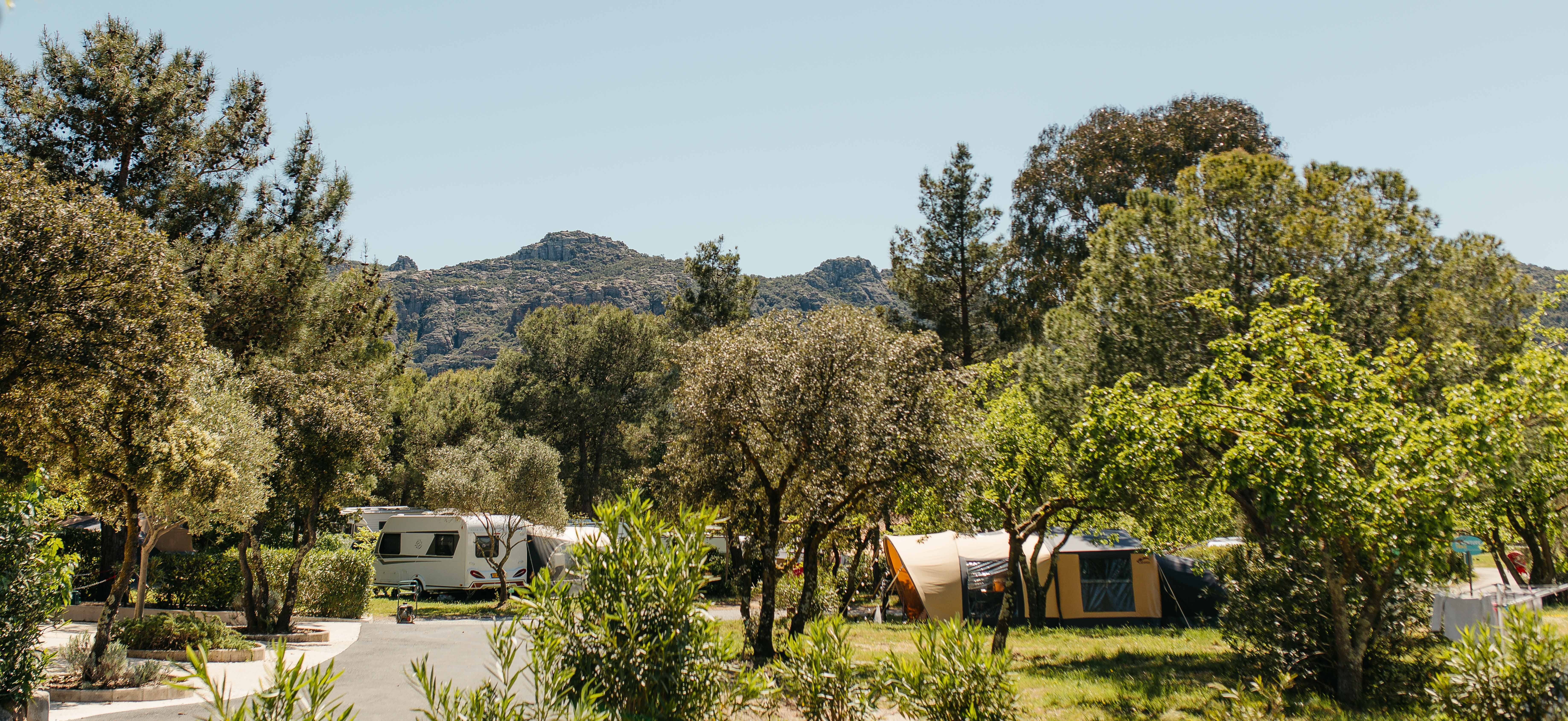 área de autocaravanas - RCN Domaine de la Noguière