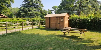 Motorhome parking space - öffentliche Verkehrsmittel - Faramans - Camping le Chateau