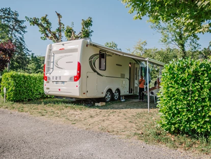 Reisemobilstellplatz - Wohnwagen erlaubt - Chabeuil - Stellplatz am Fluss - Camping Côté Vercors