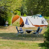 Espacio de estacionamiento para vehículos recreativos - Camping Le Soustran