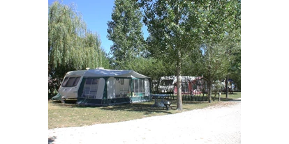 Reisemobilstellplatz - Hunde erlaubt: Hunde erlaubt - Fléré-la-Rivière - Le Cormier  Camping d'Obterre