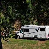 Espacio de estacionamiento para vehículos recreativos - Camping Campix