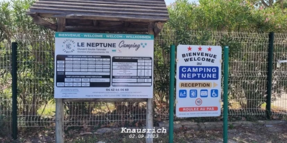 Place de parking pour camping-car - Saint-Mitre-les-Remparts - Camping Le Neptune