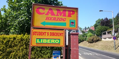 Parkeerplaats voor camper - Wohnwagen erlaubt - Zlatníky-Hodkovice - Camp Herzog