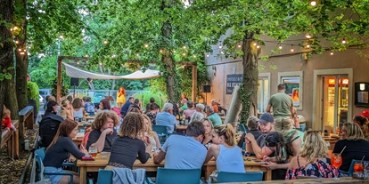 Reisemobilstellplatz - Umgebungsschwerpunkt: See - Praag 7 - restaurant with summer garden - Camping Sokol Praha