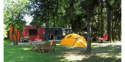 Plaza de aparcamiento para autocaravanas - Art des Stellplatz: bei Gewässer - Katowice - Camp9 nature campground Poland