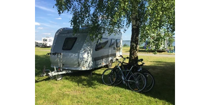 Place de parking pour camping-car - Art des Stellplatz: bei Gewässer - Sarbinowo - Camping na Granicy nr 125 Mielno