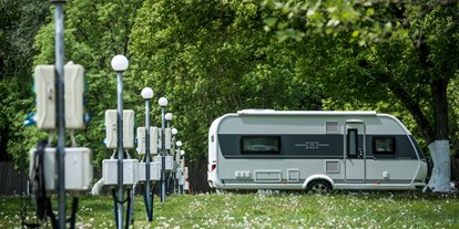 Motorhome parking space - Wohnwagen erlaubt - Hungary - Camping Arena - Budapest - Arena Camping - Budapest