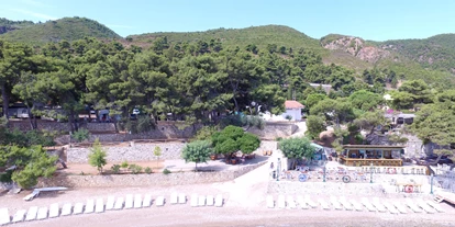 Place de parking pour camping-car - Wohnwagen erlaubt - Grèce - Camping Tsolis
