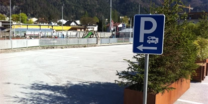 Plaza de aparcamiento para autocaravanas - Art des Stellplatz: ausgewiesener Parkplatz - Tiroler Unterland - Wohnmobilstellplatz Fischergries in Kufstein - Wohnmobilstellplatz Fischergries