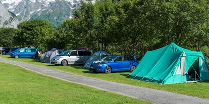 Plaza de aparcamiento para autocaravanas - Hallenbad - Sörenberg - Campingplatz Eienwäldli*****