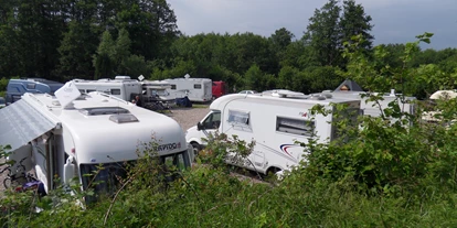 Reisemobilstellplatz - Art des Stellplatz: vor Campingplatz - Groß Wittensee - Caravanpark am Brahmsee