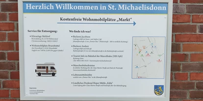 Parkeerplaats voor camper - Art des Stellplatz: ausgewiesener Parkplatz - Oederquart - Wohnmobilplatz "Markt" St. Michaelisdonn
