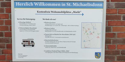 Motorhome parking space - Art des Stellplatz: ausgewiesener Parkplatz - Wischhafen - Wohnmobilplatz "Markt" St. Michaelisdonn